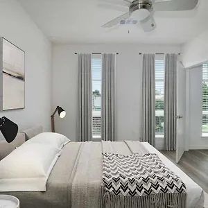 Apartment Five Points District 30 Day Stays 